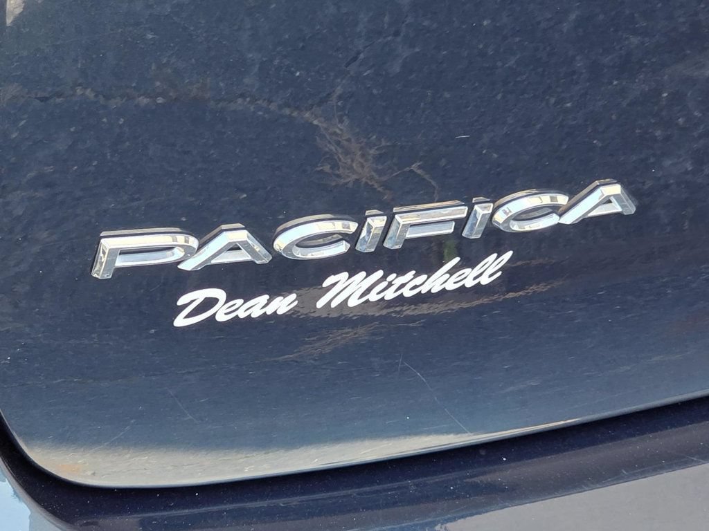 Used 2023 Chrysler Pacifica Touring-L FWD image 31