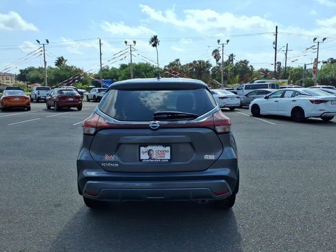 Used 2025 Nissan Kicks Play S image 4