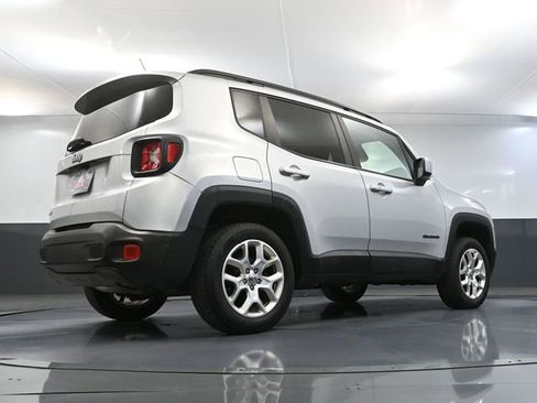 Used 2017 Jeep Renegade Latitude w/ Cold Weather Group AWD/4WD image 46
