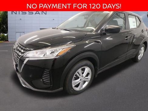 New 2025 Nissan Kicks Play S image 4