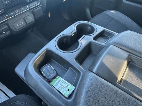 Used 2021 Chevrolet Silverado 1500 LT AWD/4WD image 25