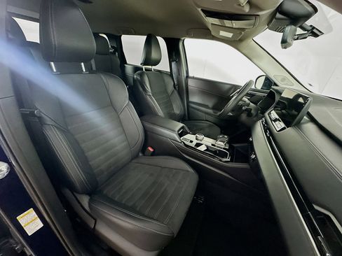 Used 2025 Mitsubishi Outlander SE image 31