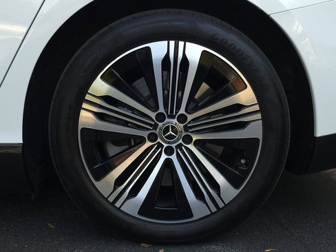 Used 2022 Mercedes-Benz EQS 450+ Sedan image 65