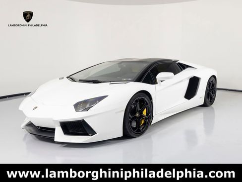 Used 2016 Lamborghini Aventador LP 700-4 AWD/4WD image 2