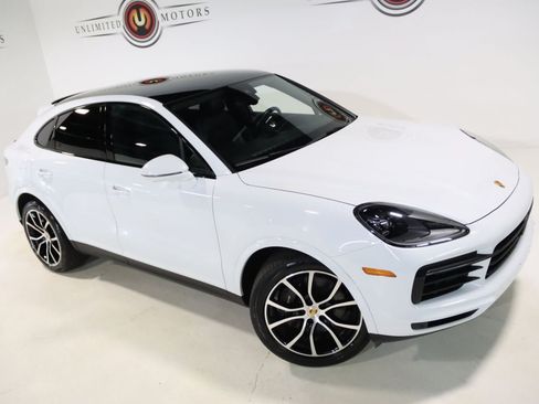 Used 2023 Porsche Cayenne Coupe w/ Towing Package w/o Tow Ball AWD/4WD image 11