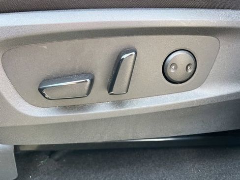 Used 2025 Nissan Pathfinder SV AWD/4WD image 27