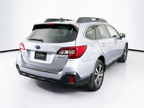 Used 2018 Subaru Outback 2.5i Limited image 9