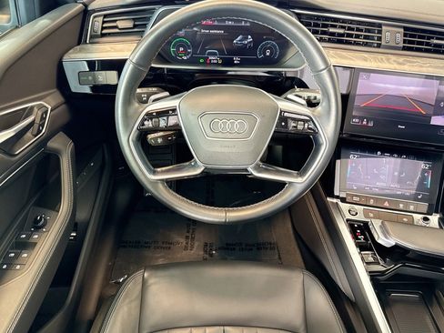Used 2022 Audi e-tron Premium w/ Convenience Plus Package image 21