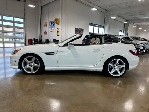 Used 2016 Mercedes-Benz SLK 300 image 8