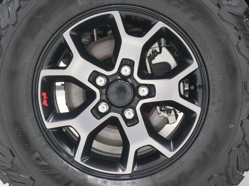 Used 2021 Jeep Wrangler Unlimited Sport AWD/4WD image 28