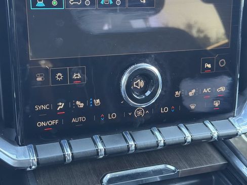 Used 2025 GMC Acadia Denali w/ Super Cruise Package FWD image 6