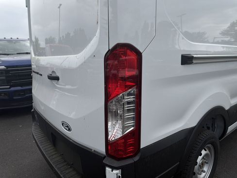 New 2026 Ford Transit 250 148 Medium Roof w/ Load Area Protection Package RWD image 19