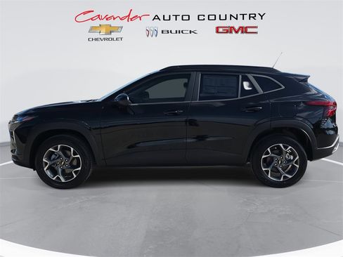 New 2026 Chevrolet Trax LT w/ Driver Confidence Package image 8