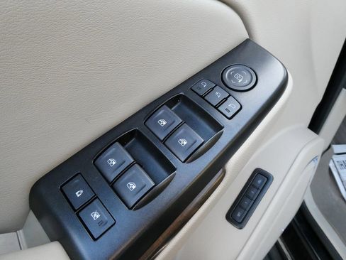 Used 2019 GMC Yukon XL Denali w/ Open Road Package image 29