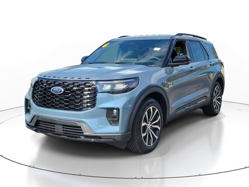 Used 2026 Ford Explorer ST-Line RWD image 3