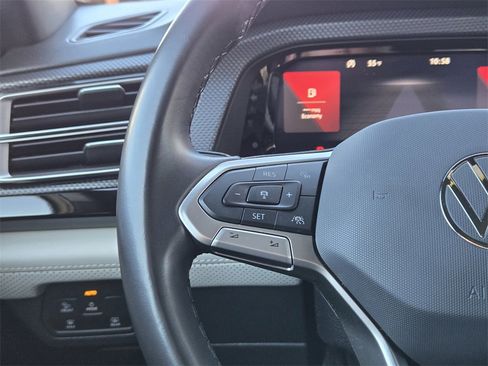 Used 2024 Volkswagen Atlas Cross Sport SEL Premium R-Line image 27