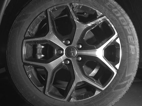 Used 2025 Jeep Compass Limited image 12