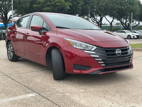 Used 2025 Nissan Versa SV FWD image 4
