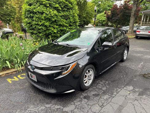 Used 2022 Toyota Corolla LE w/ Premium Interior Package FWD image 3