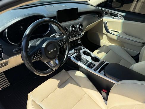 Used 2022 Kia Stinger GT1 RWD image 18