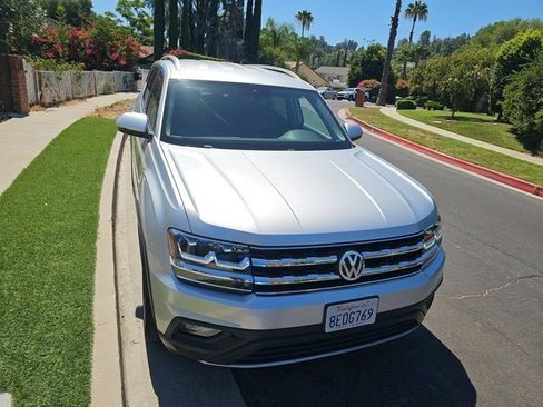 Used 2018 Volkswagen Atlas SE FWD image 2