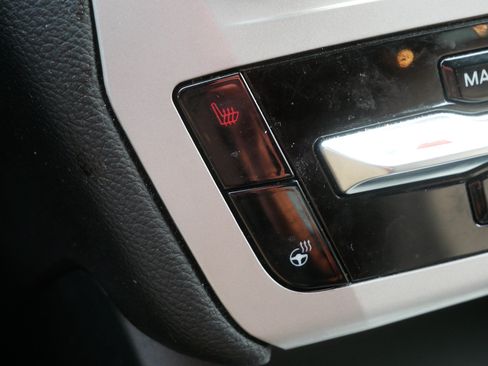 Used 2023 Ford Explorer XLT w/ Equipment Group 202A AWD/4WD image 28