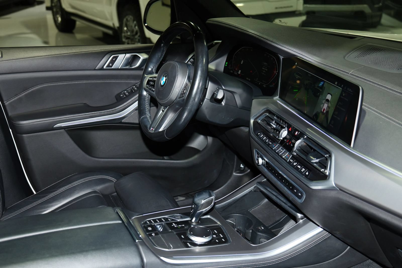 Used 2021 BMW X5 xDrive40i w/ M Sport Package AWD/4WD image 13