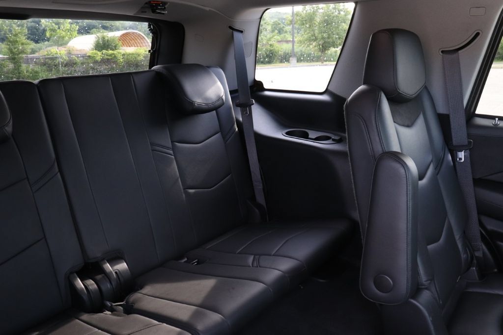 Used 2017 Cadillac Escalade Luxury AWD/4WD image 18