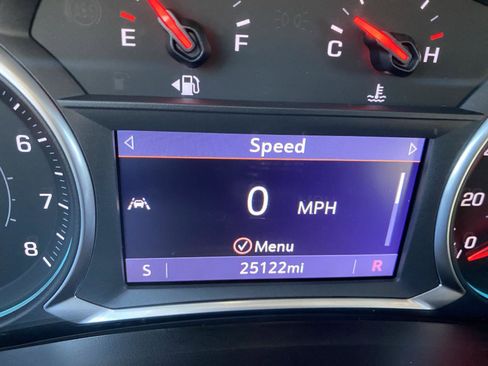 Used 2020 Chevrolet Equinox LT image 28