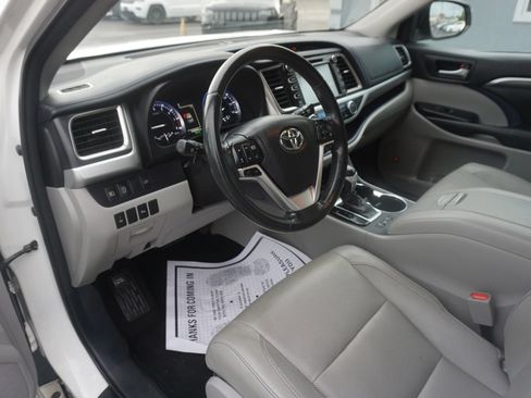 Used 2017 Toyota Highlander Limited AWD/4WD image 14