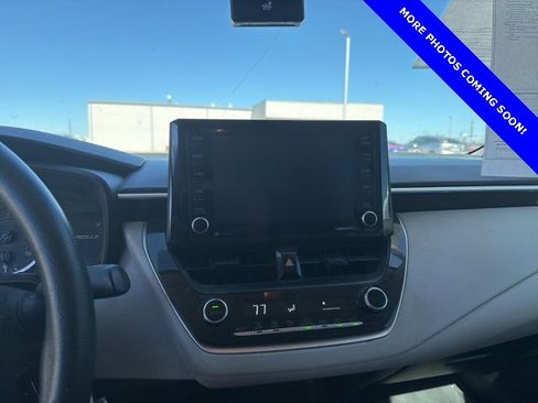 Used 2022 Toyota Corolla LE image 12