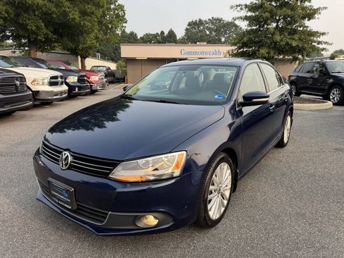 Used 2011 Volkswagen Jetta SEL FWD image 1