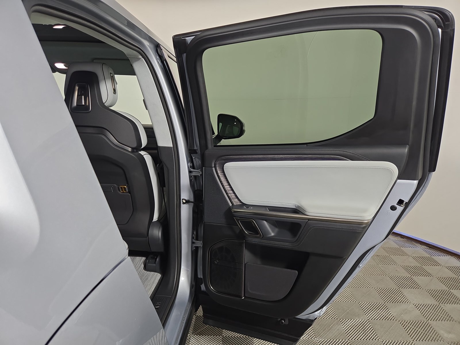 Used 2023 Rivian R1T Adventure Quad AWD/4WD image 19