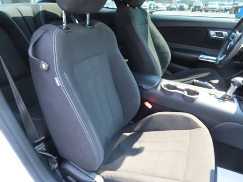 Used 2018 Ford Mustang Coupe RWD image 39