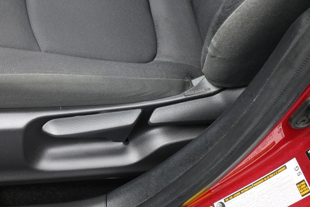 Used 2022 Toyota Corolla LE FWD image 12