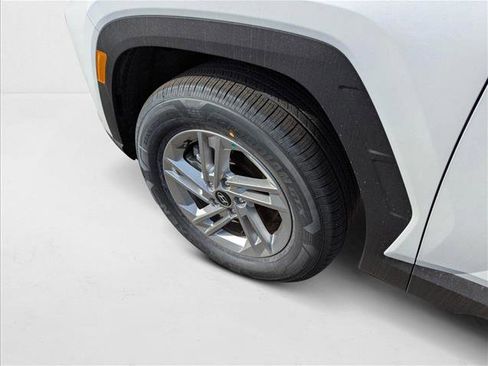 New 2025 Hyundai Tucson SE image 17