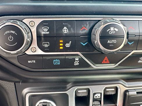 Used 2023 Jeep Wrangler Unlimited w/ Cold Weather Group AWD/4WD image 22