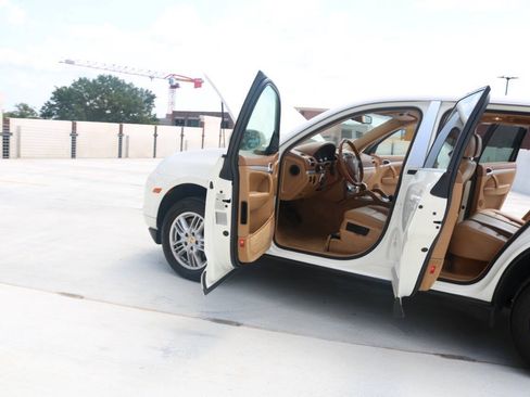 Used 2008 Porsche Cayenne AWD/4WD image 8
