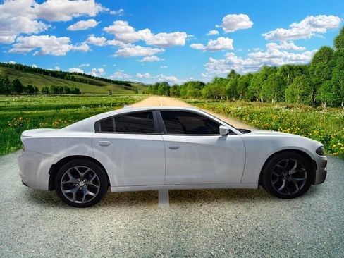 Used 2015 Dodge Charger SXT w/ Plus Group RWD image 3