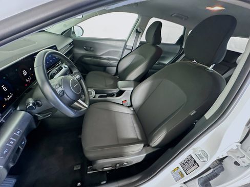 Used 2025 Hyundai Kona SEL FWD image 13