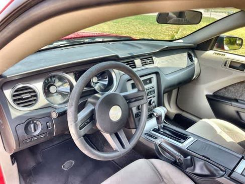 Used 2011 Ford Mustang Coupe w/ 101A Rapid Spec Order Code RWD image 15