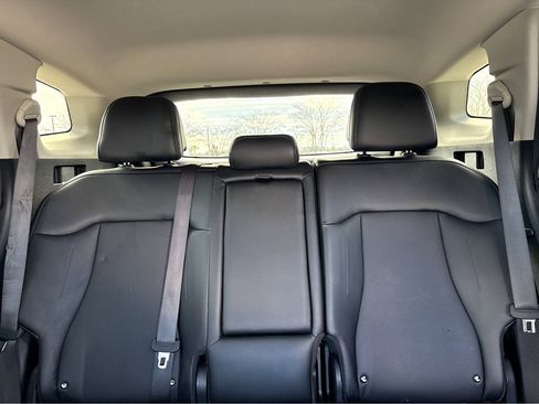 Used 2023 Kia Sportage EX image 4