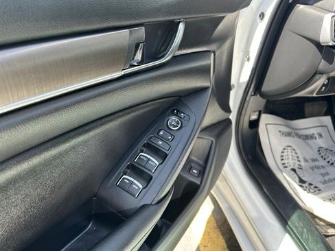 Used 2020 Honda Accord LX image 19
