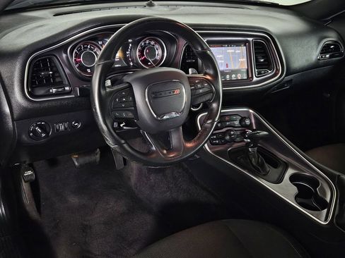 Used 2016 Dodge Challenger R/T RWD image 7