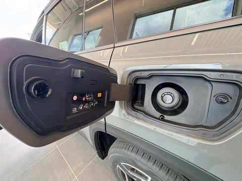 New 2026 Jeep Cherokee Limited AWD/4WD image 18