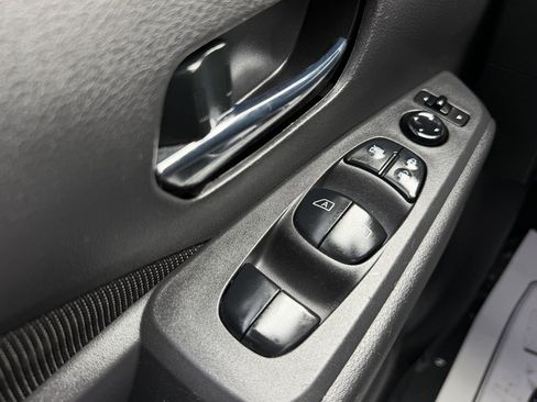 Used 2021 Nissan Kicks SV FWD image 7