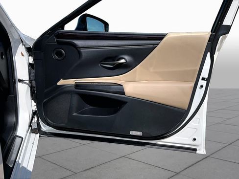 Used 2019 Lexus ES 350 w/ Premium Package FWD image 23
