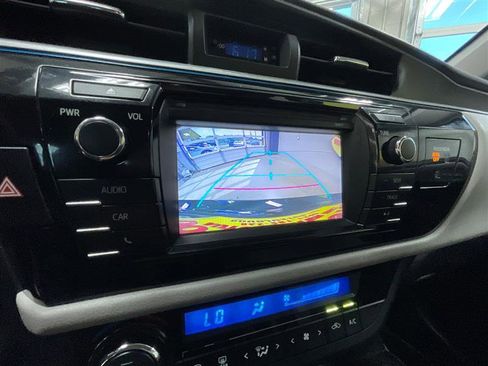 Used 2016 Toyota Corolla LE FWD image 17