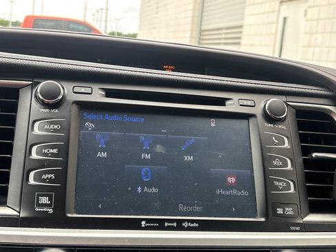 Used 2016 Toyota Highlander Limited FWD image 12