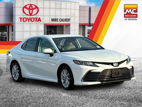 Used 2024 Toyota Camry LE FWD image 7